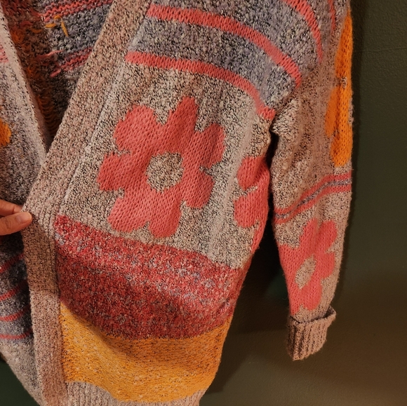 Sincerely Jules Floral Patterned Women's Sweater Size S Oversized - Picture 3 of 5